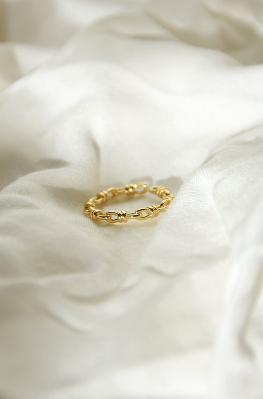 Stella 18k Gold Plated Dainty Hook Chain Ring